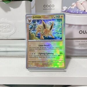 Pokemon Jolteon Trading Card (PokeBall)